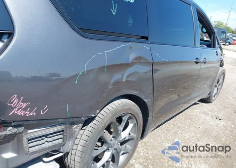 2021 Chrysler Pacifica Touring L z USA, uszkodzony, nr VIN 2C4RC1BG5MR607182